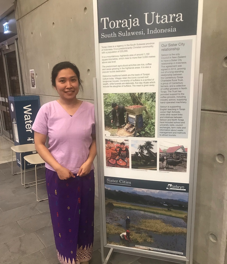 Lordna with a sister cities display about Troaja at the Council offices