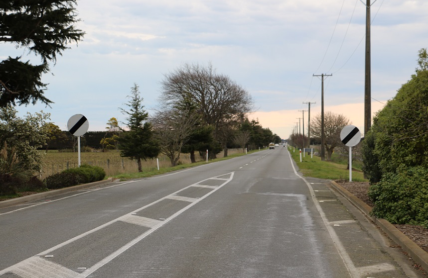 100kmh speed signs on a sealed rural road