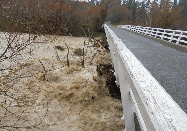 Kowai Road bridge in flood
