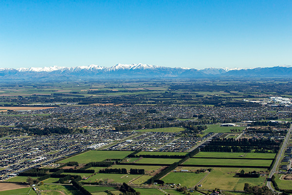 Wide shot of Selwyn district with mountains in the background